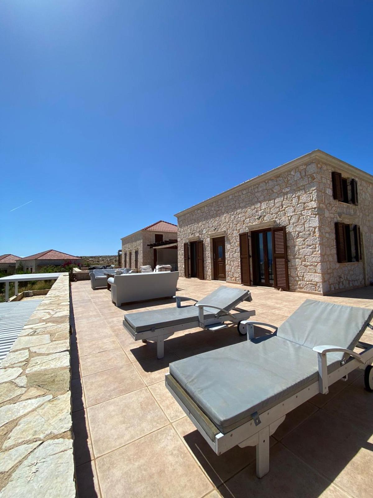 Villa Aristoteles Chalki Town Exteriér fotografie
